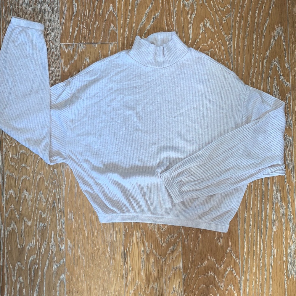 NWOT garage Cream turtle neck